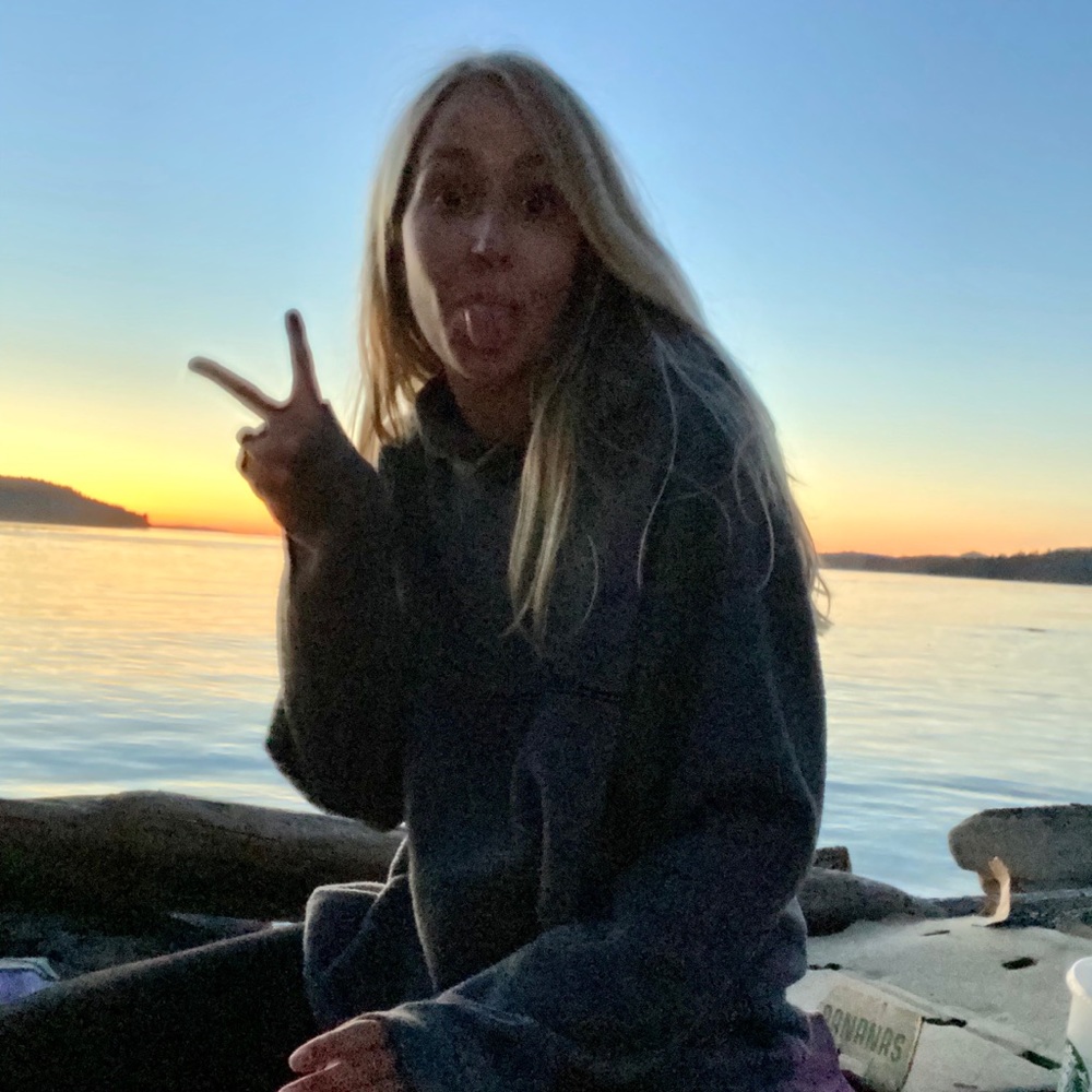 Meet your Posher, Corrine